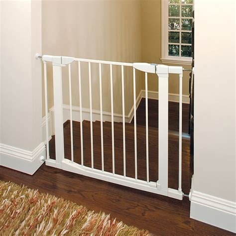 Baby gates for stairs without drilling - This ensures that the gate meets all safety standards set forth by the United States Consumer Product Safety Commission, including requirements such as the gate being at least 22 inches tall, that the spacing between the bottom of the gate and floor isn’t big enough for a child’s head or neck to get stuck and that the gate can withstand the ... 